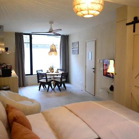 Balinese Cityflat Ac Διαμέρισμα *